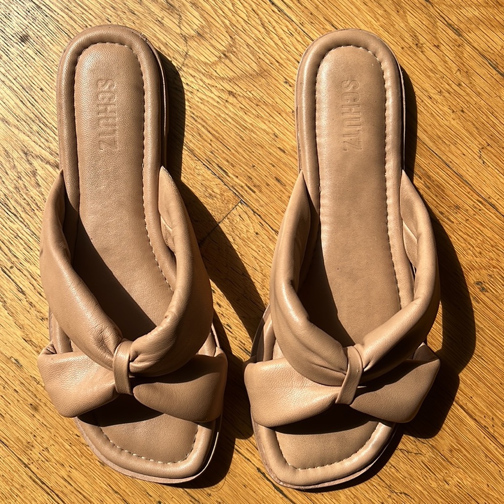 SCHUTZ cushioned nude sandals